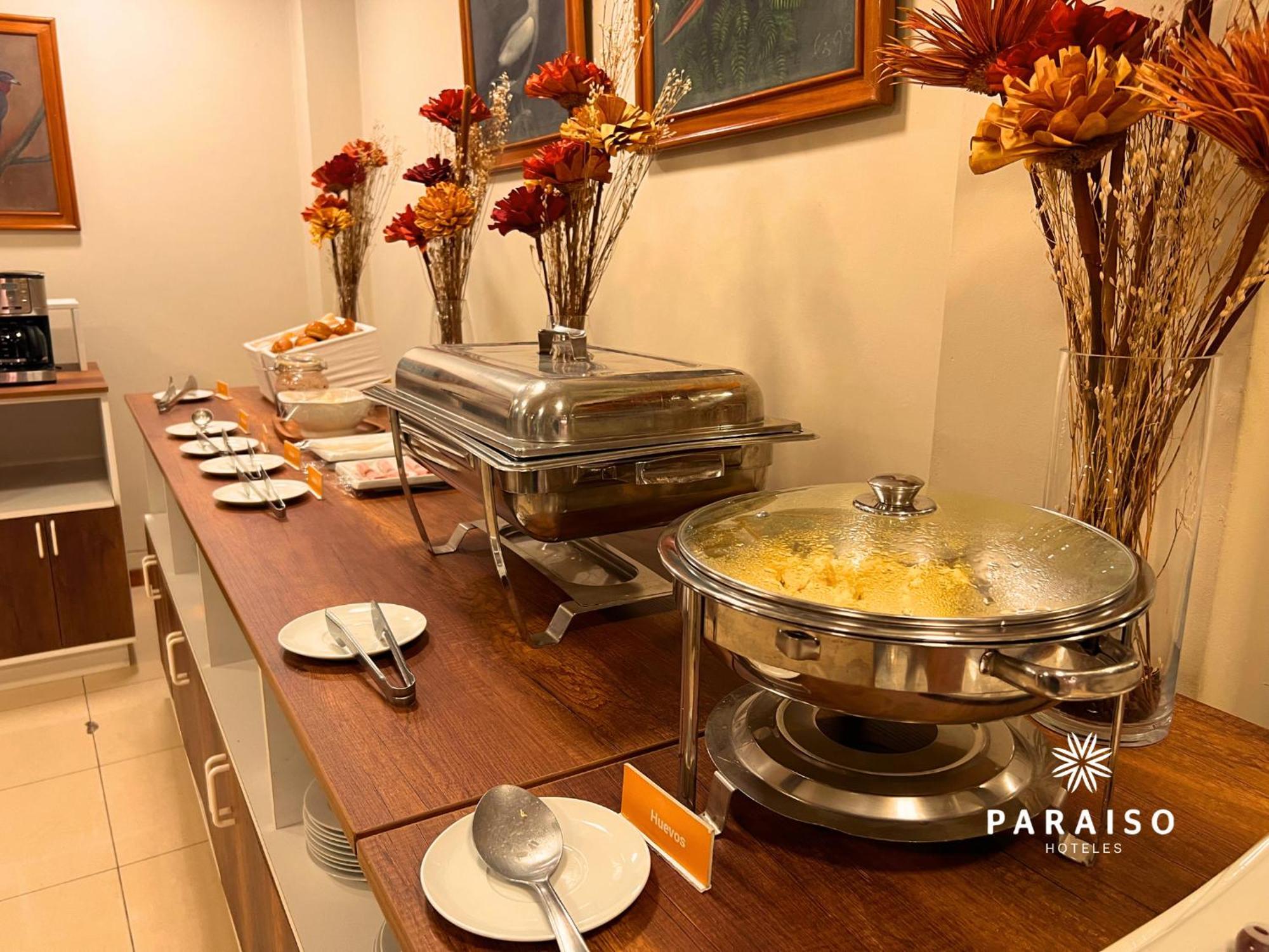 Hoteles Paraiso チクラーヨ エクステリア 写真