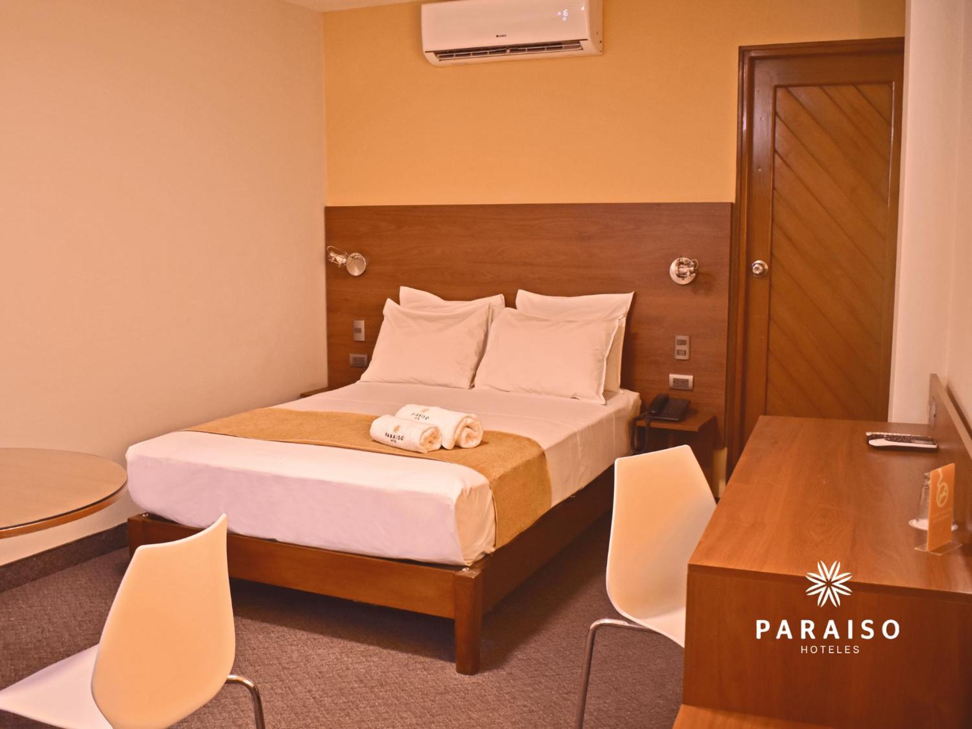 Hoteles Paraiso チクラーヨ エクステリア 写真