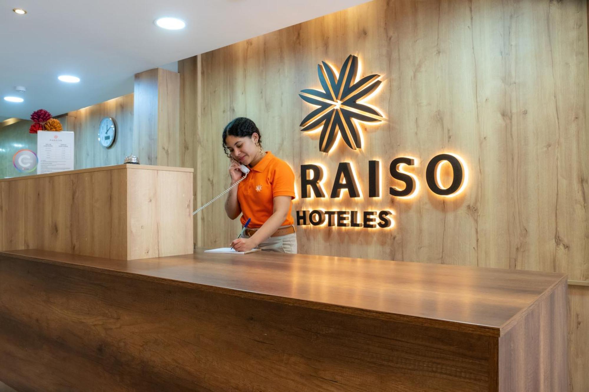 Hoteles Paraiso チクラーヨ エクステリア 写真