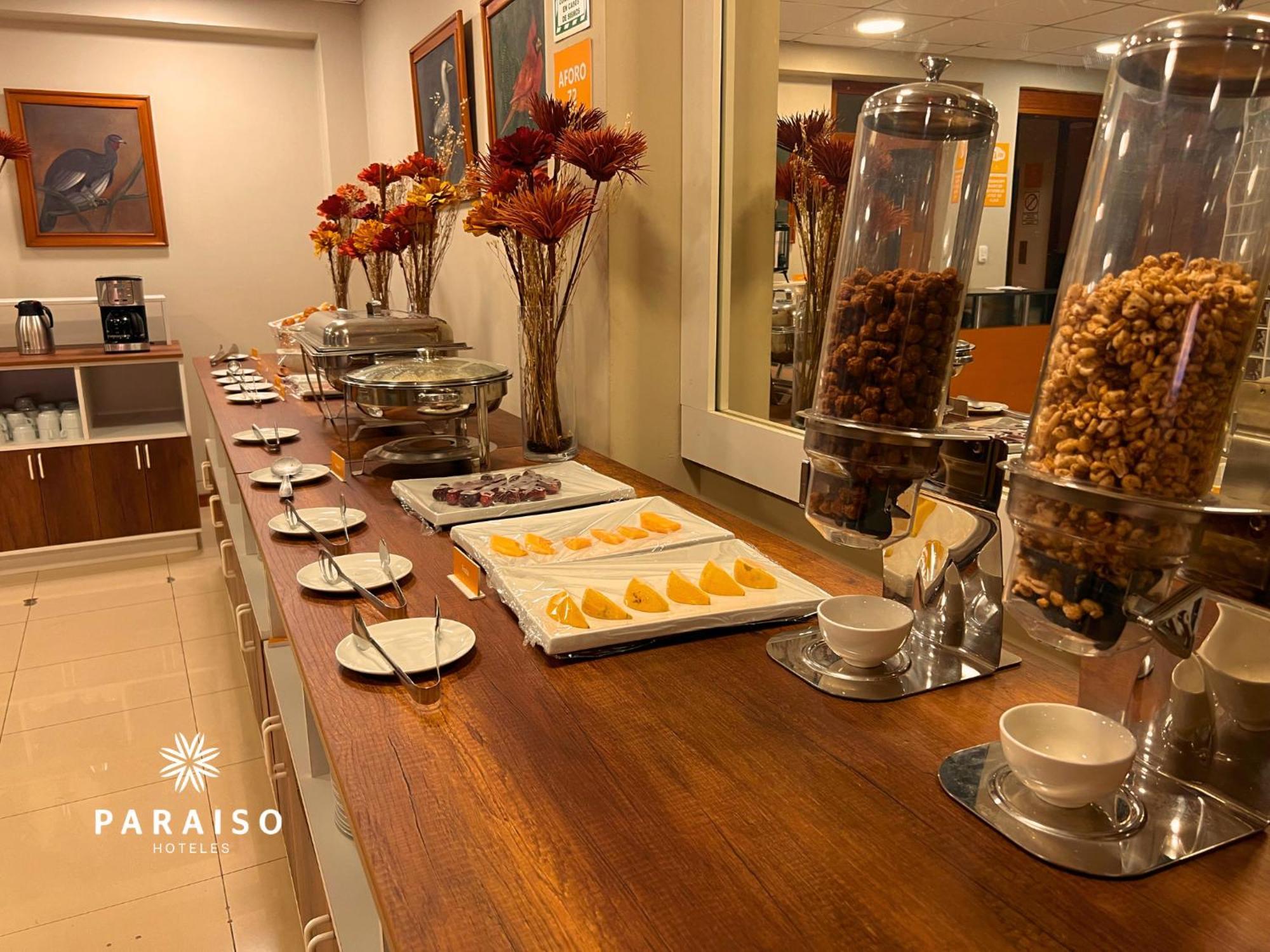 Hoteles Paraiso チクラーヨ エクステリア 写真