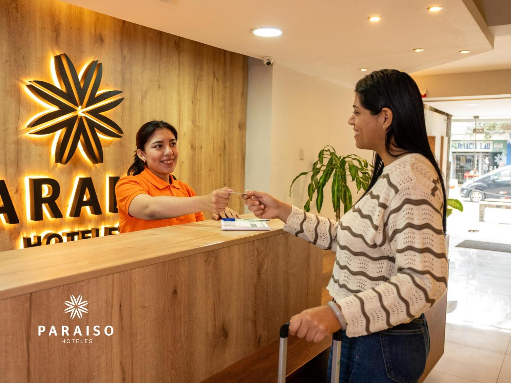 Hoteles Paraiso チクラーヨ エクステリア 写真