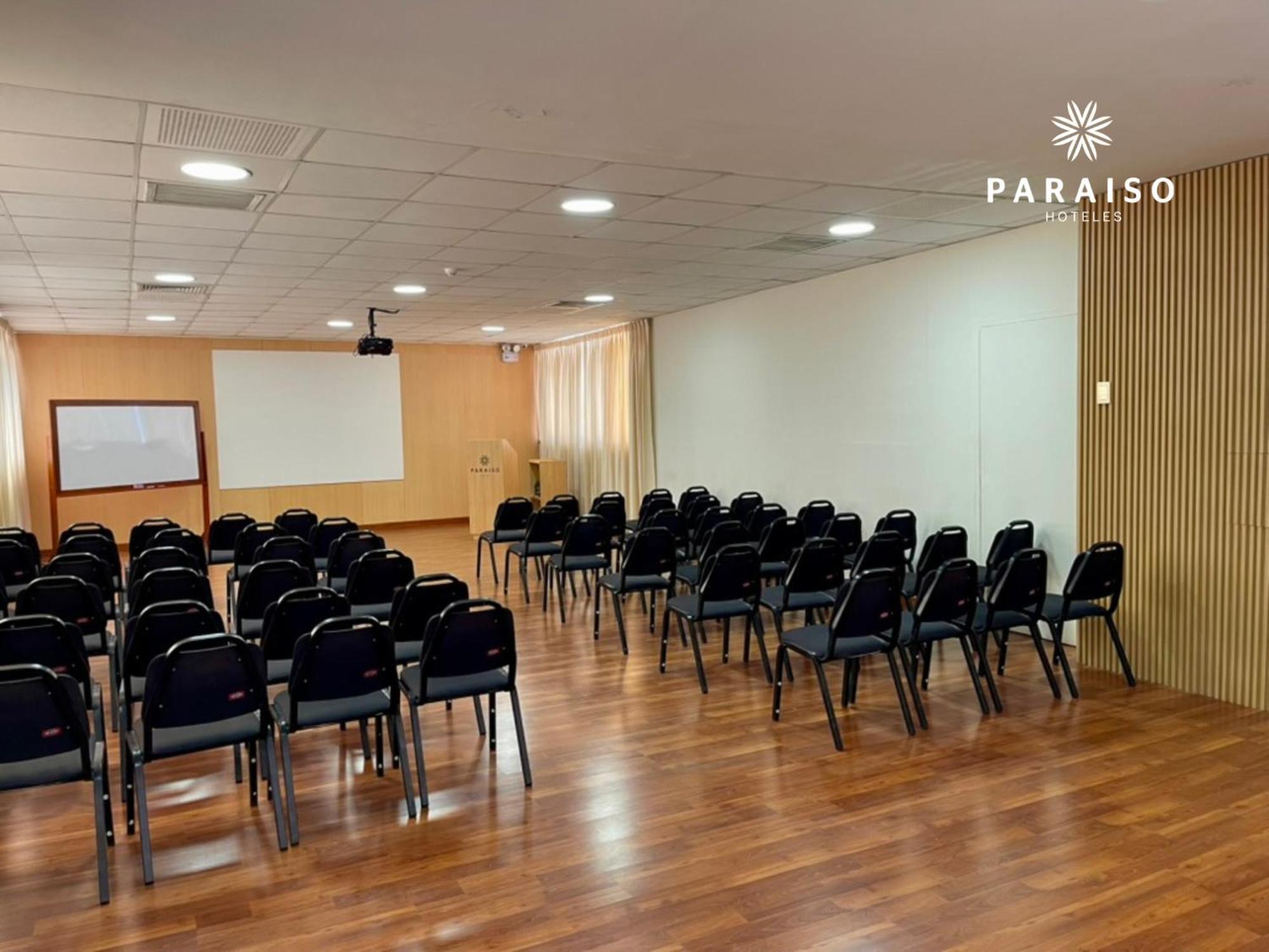 Hoteles Paraiso チクラーヨ エクステリア 写真
